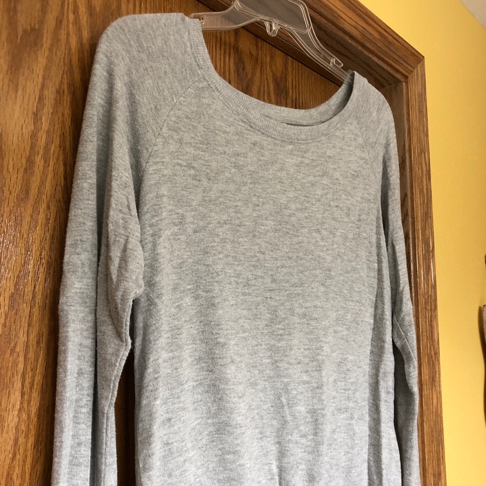 Gray long sleeve shirt